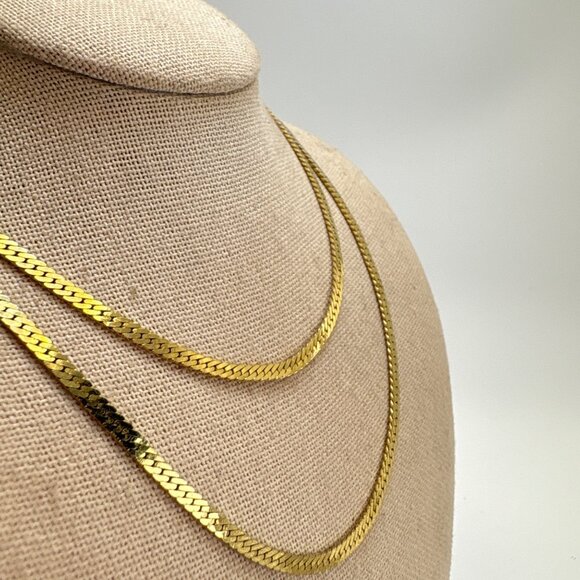 VTG Gold Tone Curb Link Chain Necklace Spring Ring Clasp Size 30" Length - Picture 3 of 15